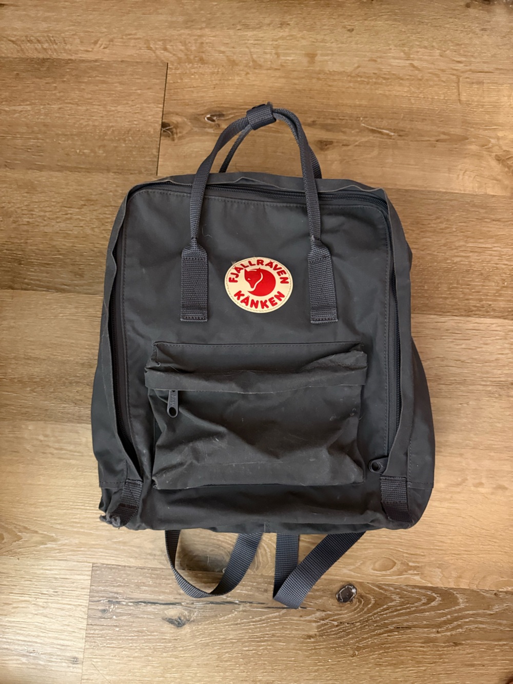 Fjallraven Kånken Classic Backpack - Gray
